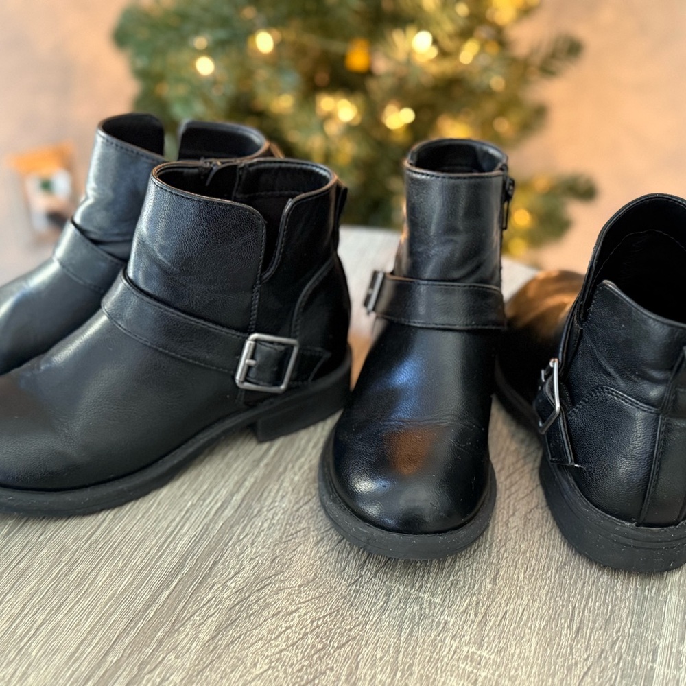 2 Pair - Girls Black Boots - Art Class - Size 1 - Picture 2 of 8